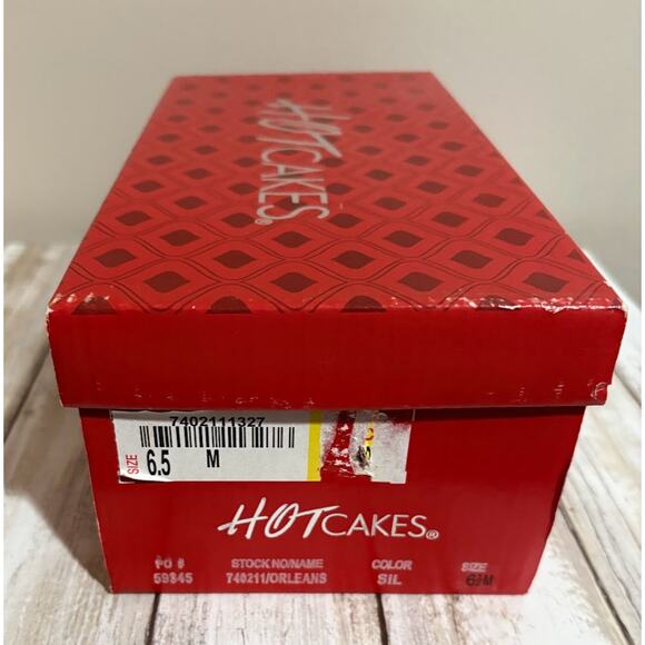 Hot Cakes‎ Women's Silver Bedazzled Ballet Flats Size 6.5 NWB - Picture 10 of 10